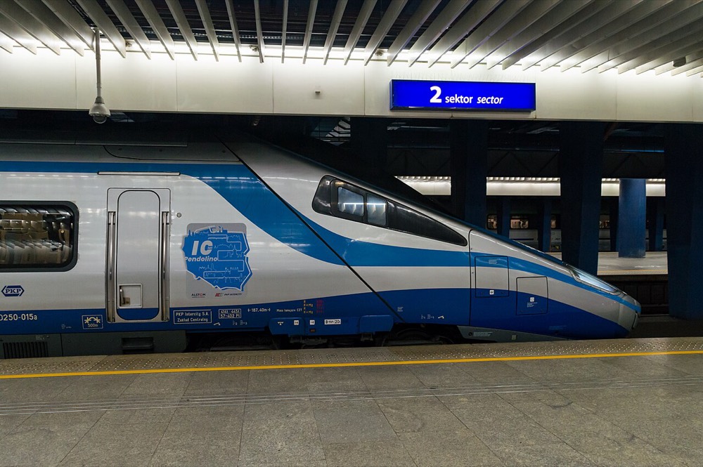 Pendolino ED250 na stacji Warszawa Centralna